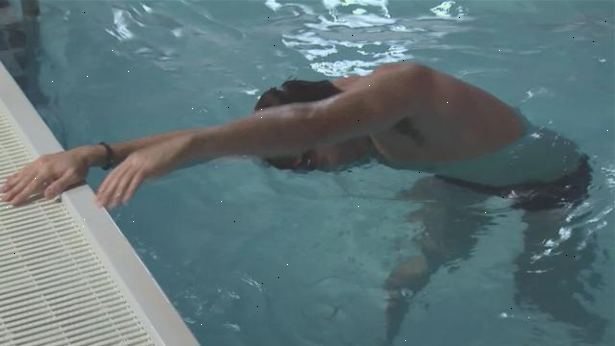 Sådan lære nogen at svømme. Slip af elevens frygt for vand.