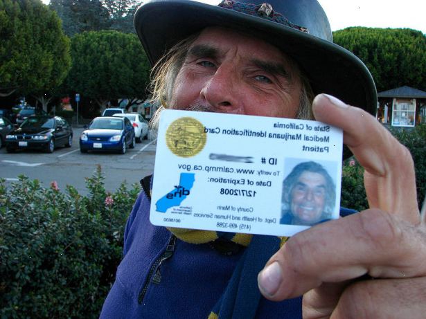 Sådan får du en medicinsk marihuana ID-kort. Forbered en statsudstedt identitetskort.